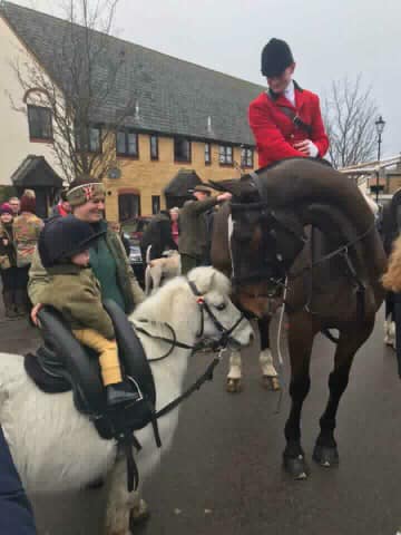 Las aventuras de las sillas de montar manchadas de tinta
